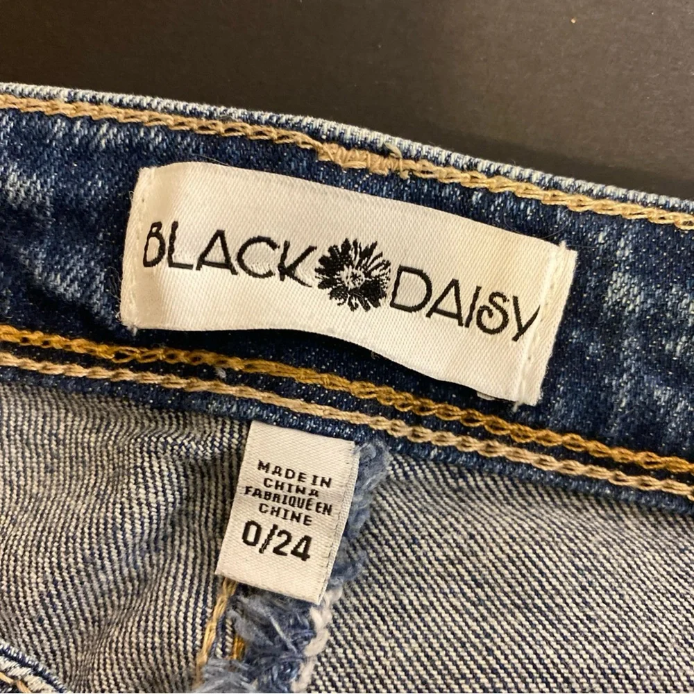 Black Daisy Jamie Relaxed Skinny Junior Jeans‎ Distressed Bedazzled 0/24